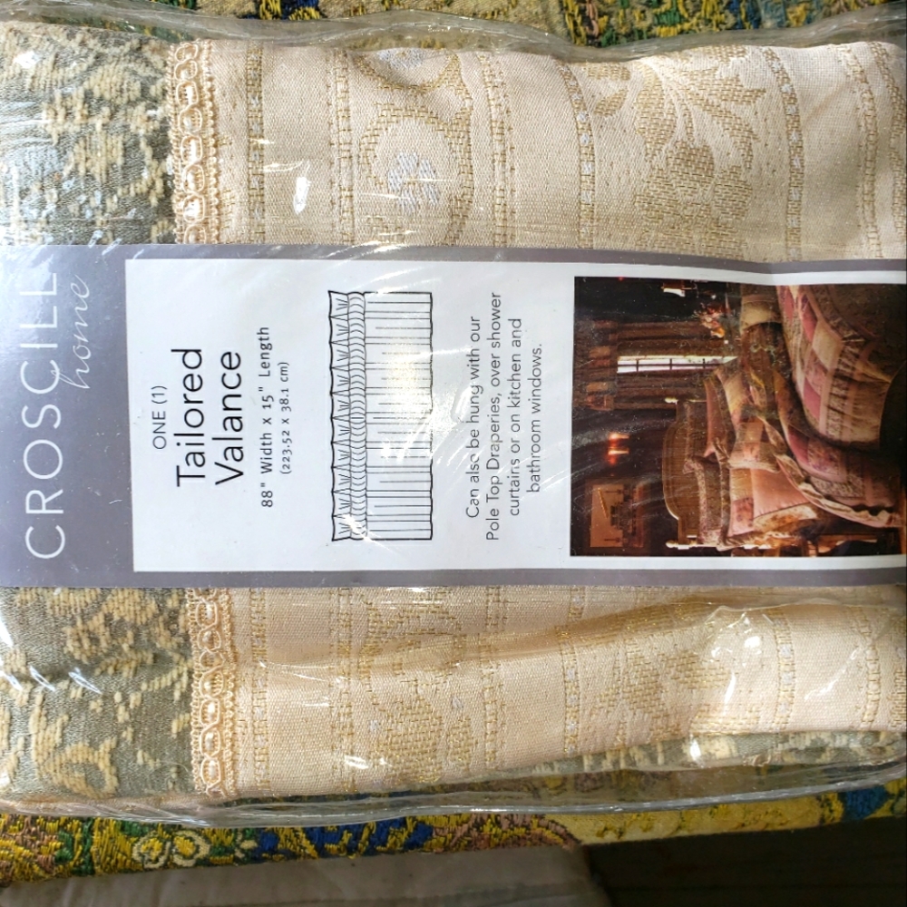 Tailored Valance
